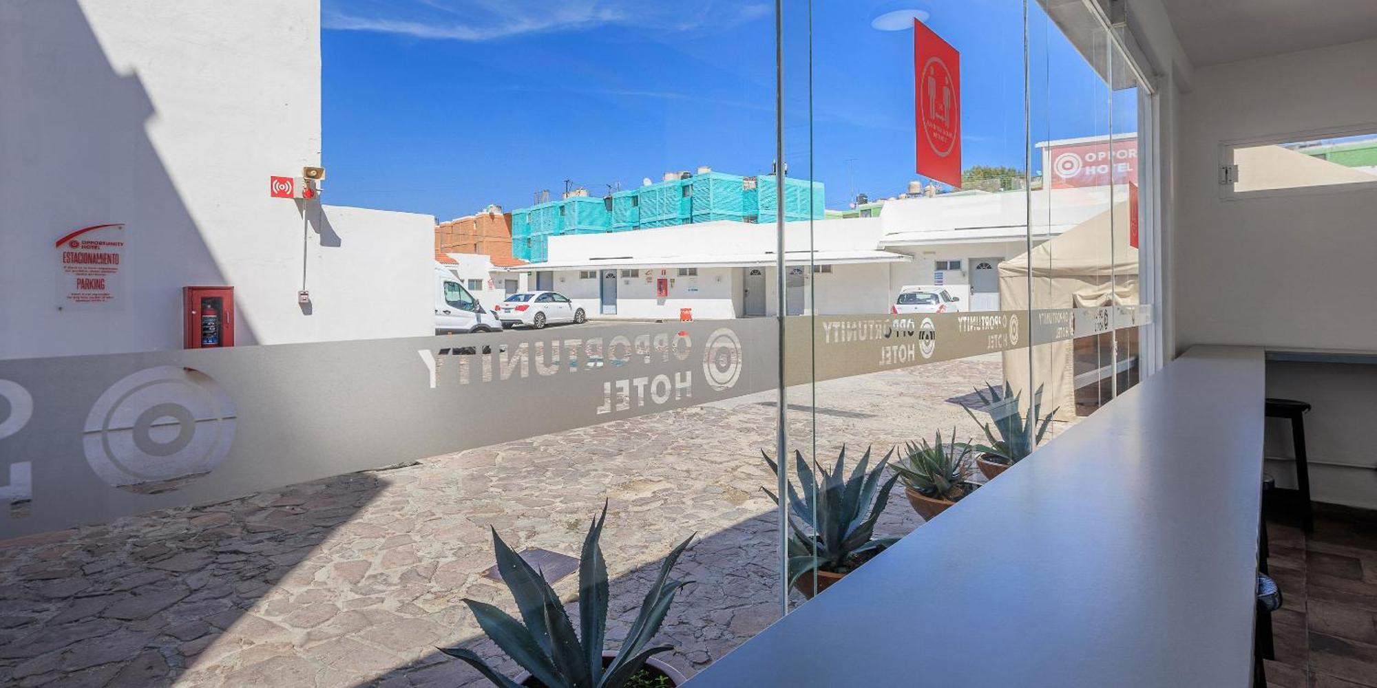Opportunity Leon Hotel Exterior photo