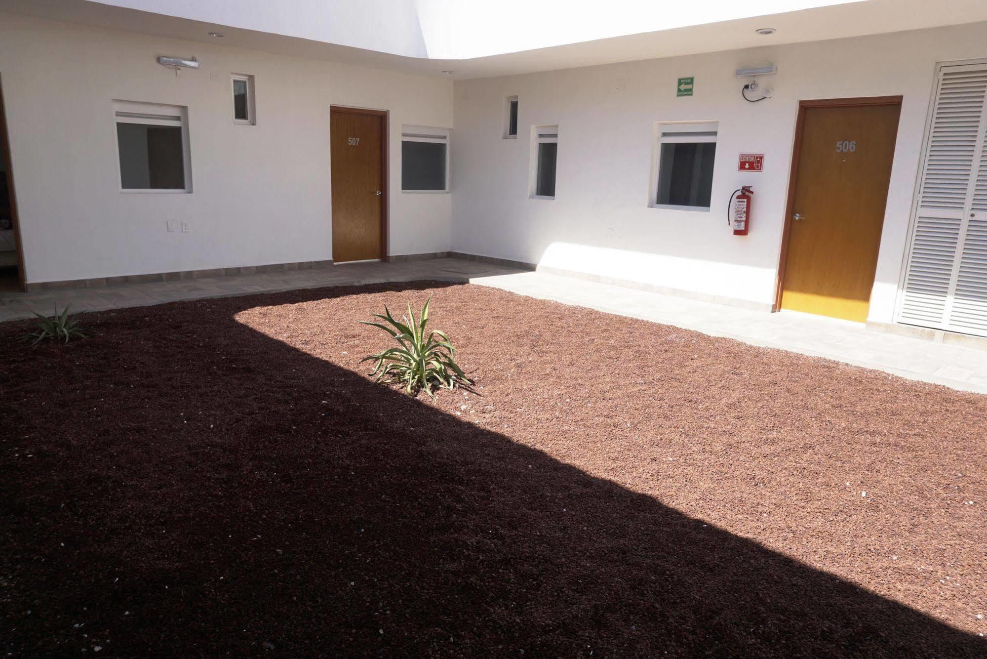 Opportunity Leon Hotel Exterior photo